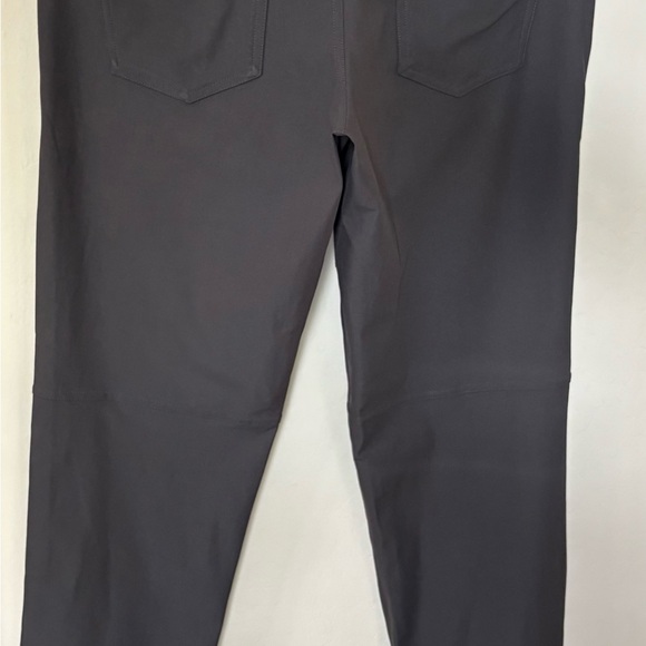 Lululemon ABC Men's Gray Pant Size 32 with Front Pockets & 1 Back Zip Pocket - Picture 3 of 16